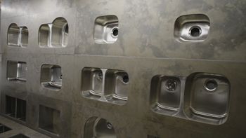 Kitchen and bathroom sinks